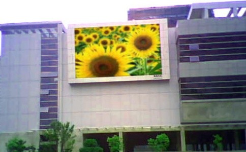 成都led顯示屏廠家：使用全彩led屏需注意哪些事項(xiàng)？