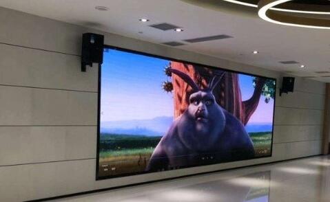 成都LED顯示屏廠家：室內(nèi)全彩屏的優(yōu)點有哪些？